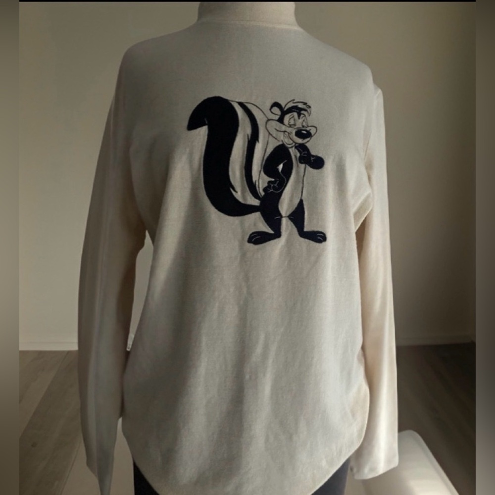 Iceberg sweater with Pepe la pew - Picture 2 of 15